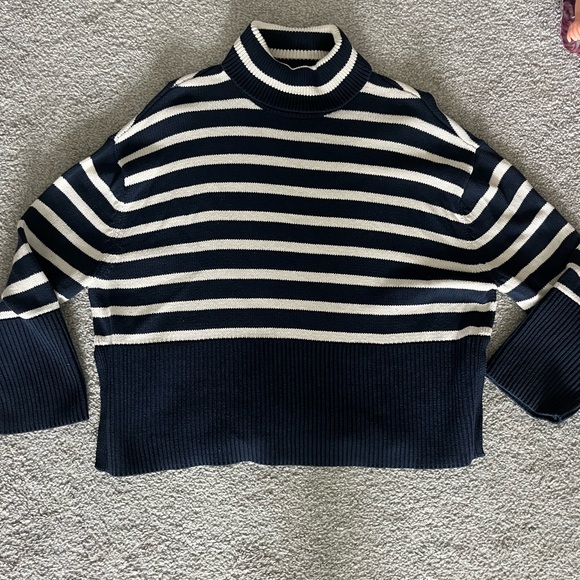 Medium knit gap sweater, dark navy and white stripe - Picture 1 of 1